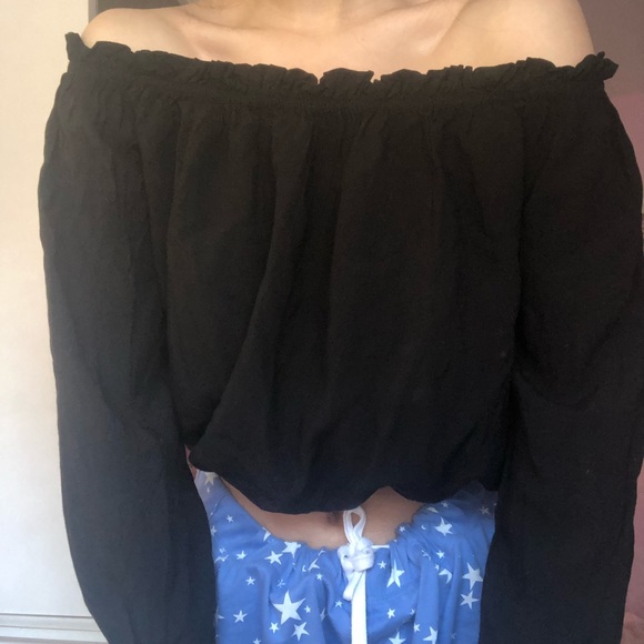 Brandy Melville off the shoulder black top - Picture 1 of 1